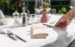 NEEDED - Tablecloth Organizer